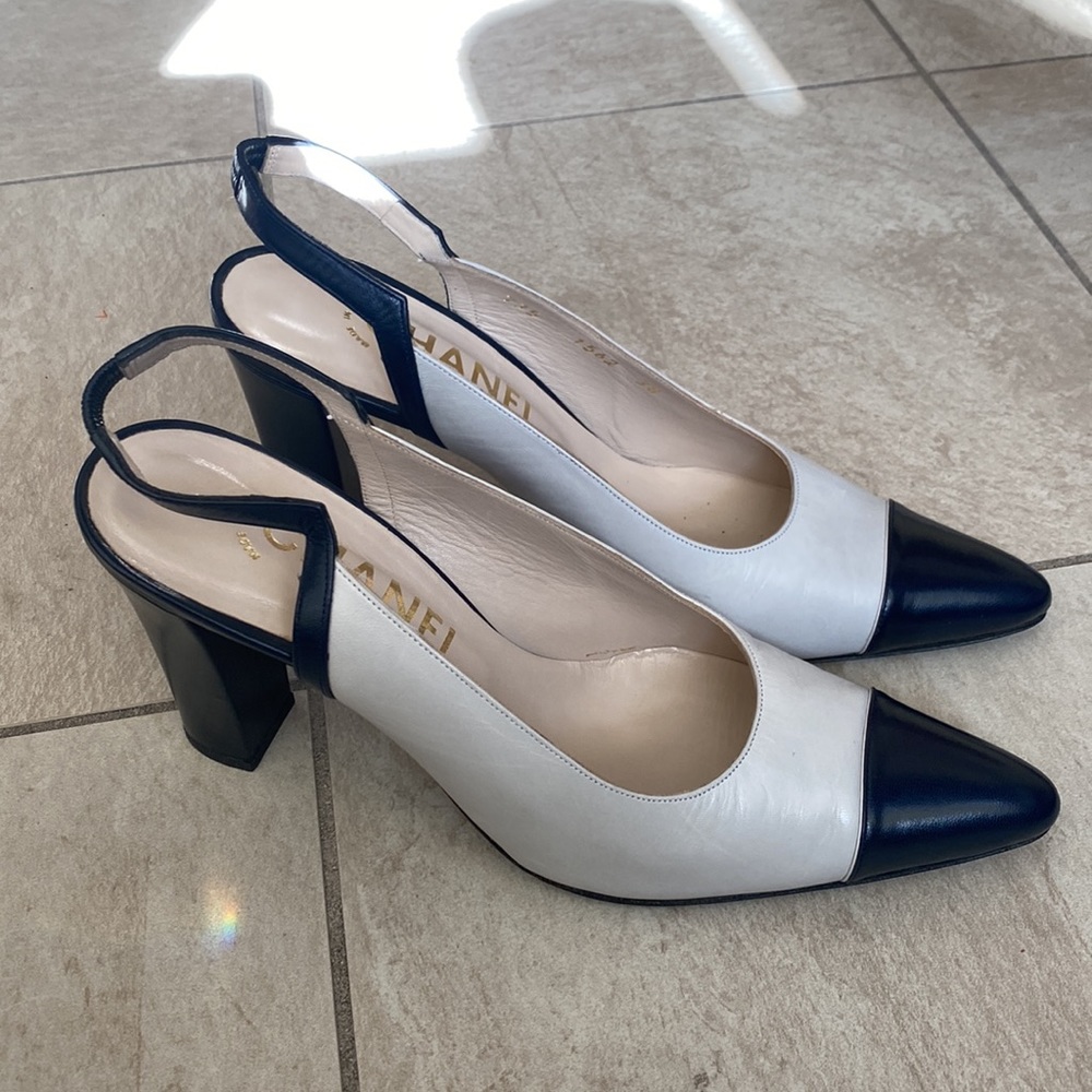 Never Worn Chanel Sling Back Pumps 38